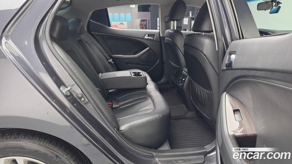Kia K5 2011