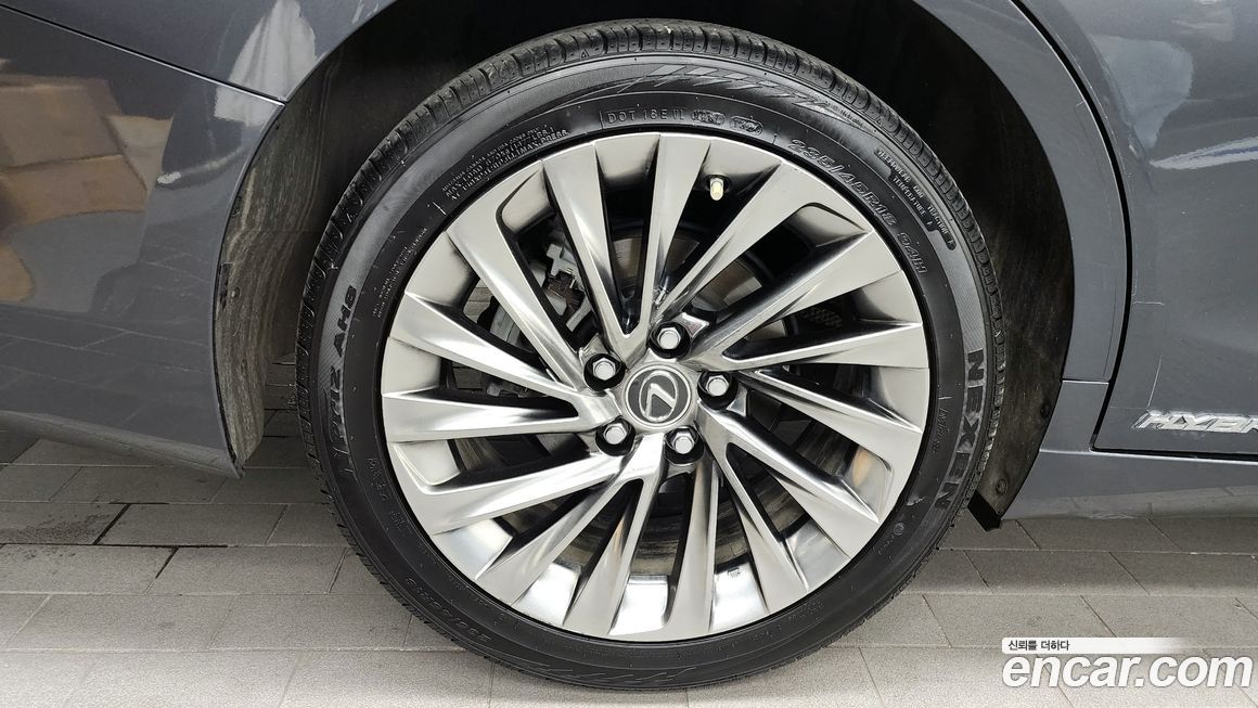 Lexus ES 2022
