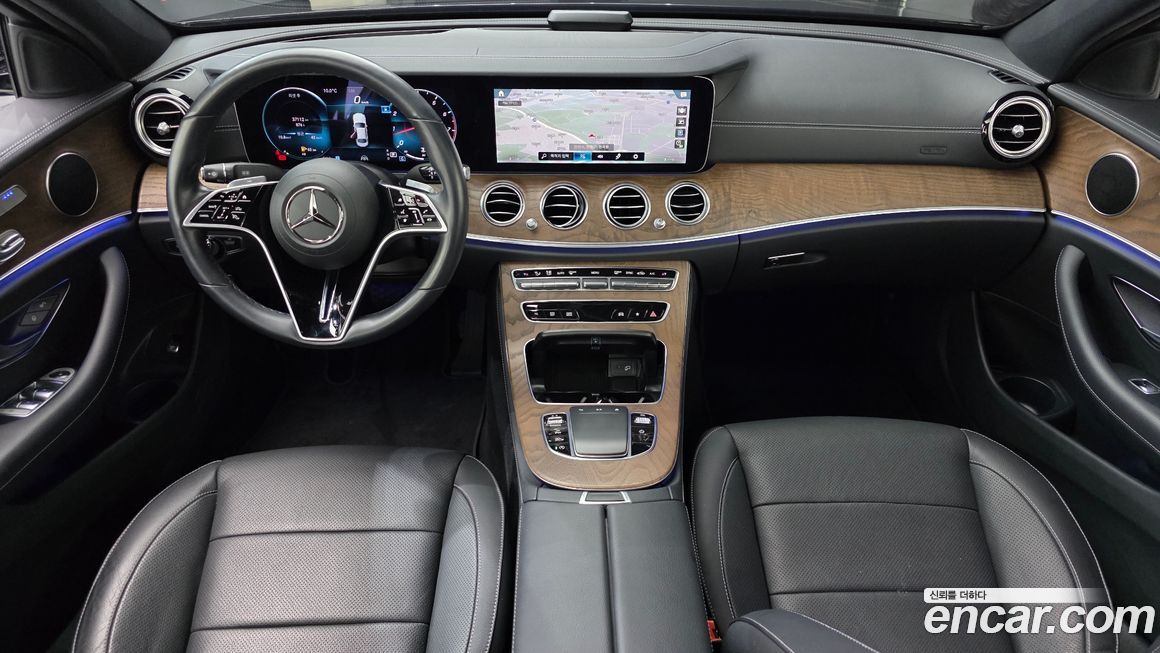 Mercedes-Benz E-Class 2022