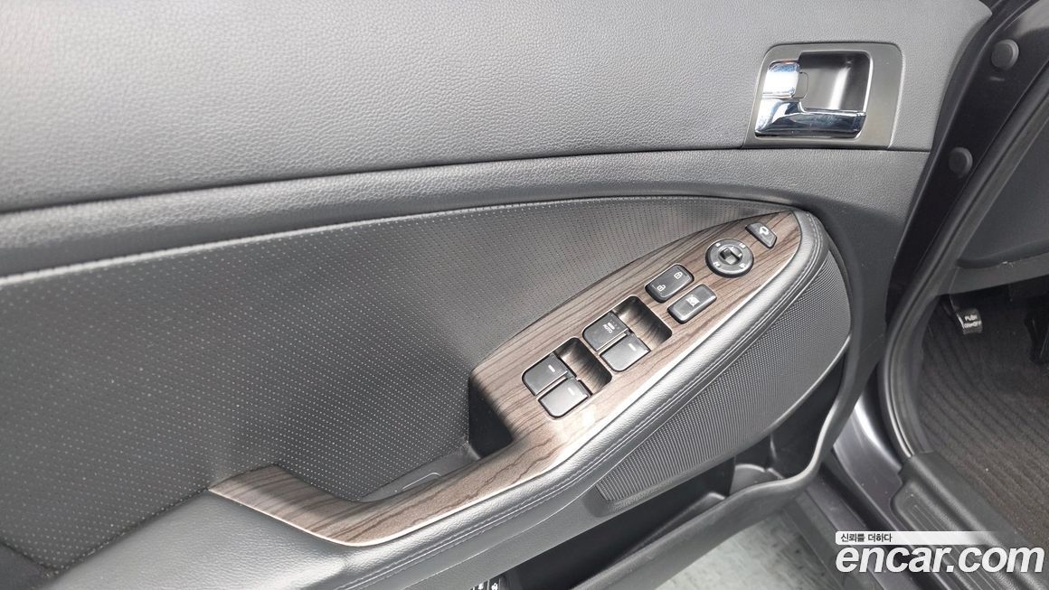 Kia K5 2011