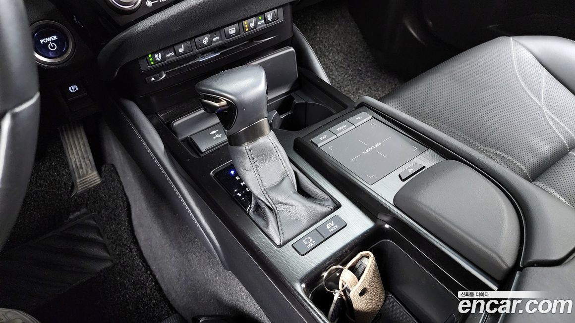 Lexus ES 2022