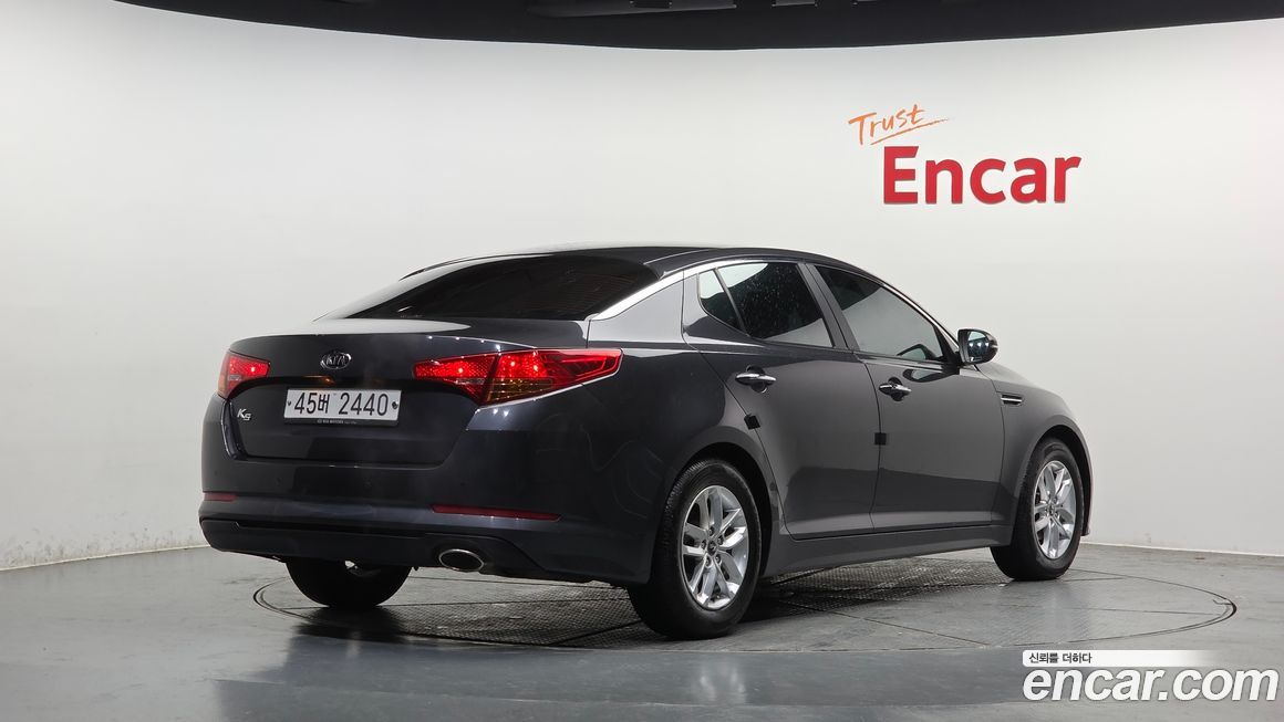 Kia K5 2011