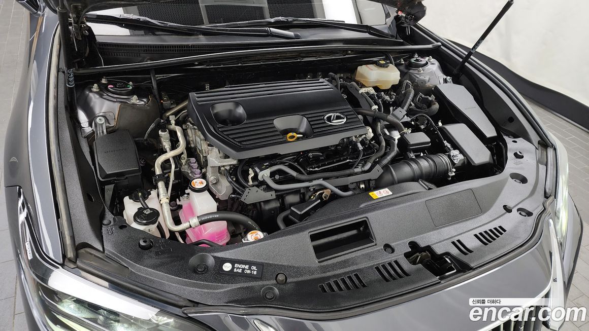 Lexus ES 2022