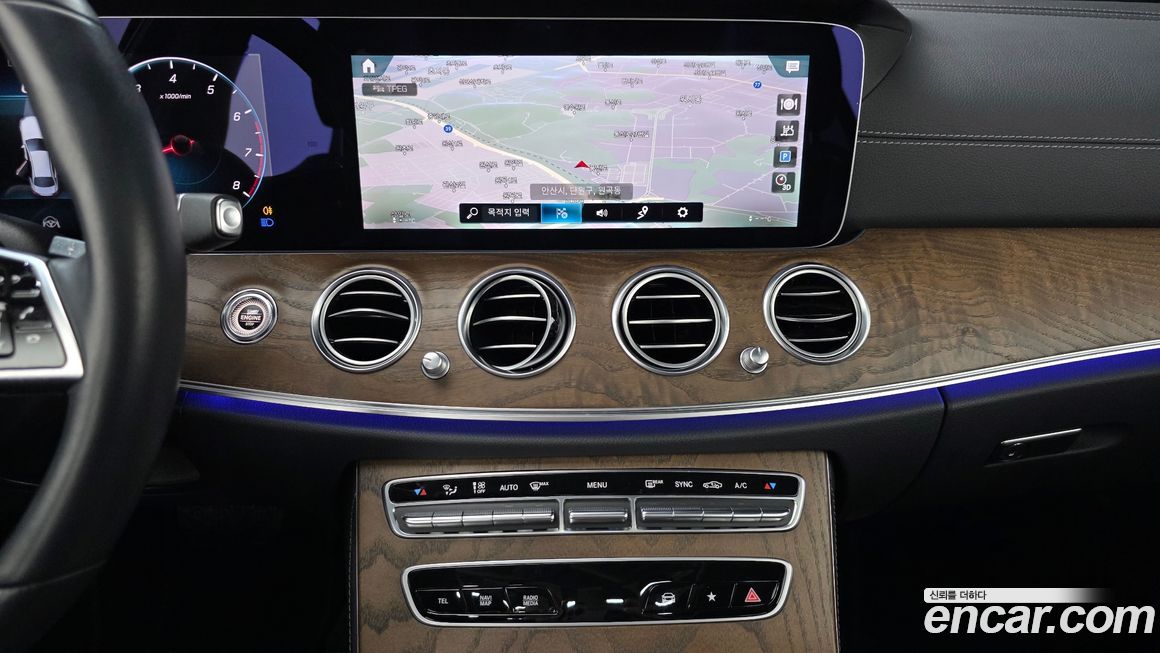 Mercedes-Benz E-Class 2022