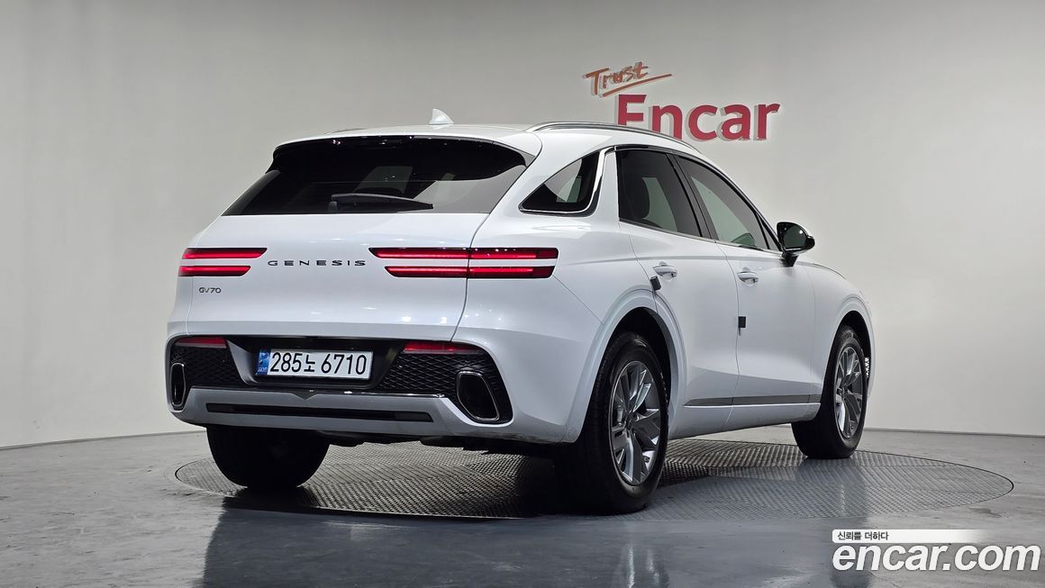 Genesis GV70 2024