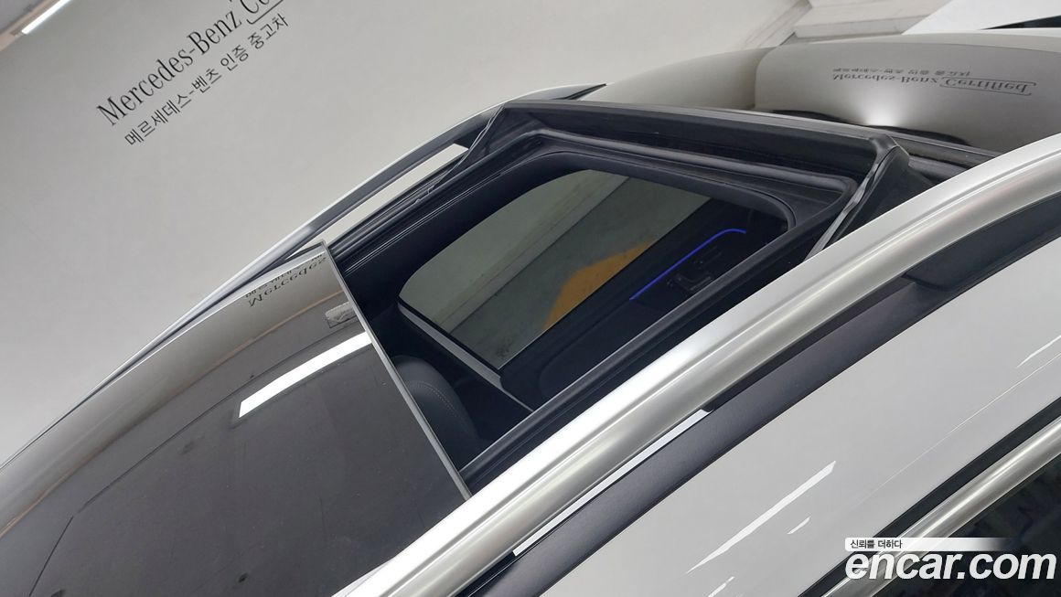 Mercedes-Benz EQB 2023