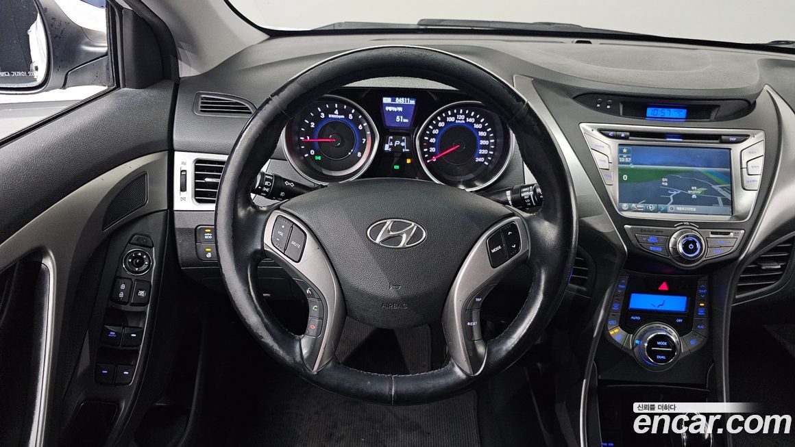 Hyundai AVANTE 2013
