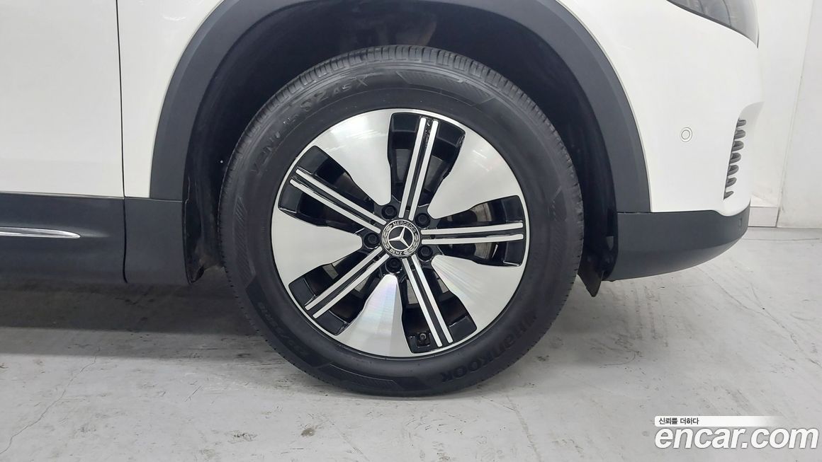 Mercedes-Benz EQB 2023