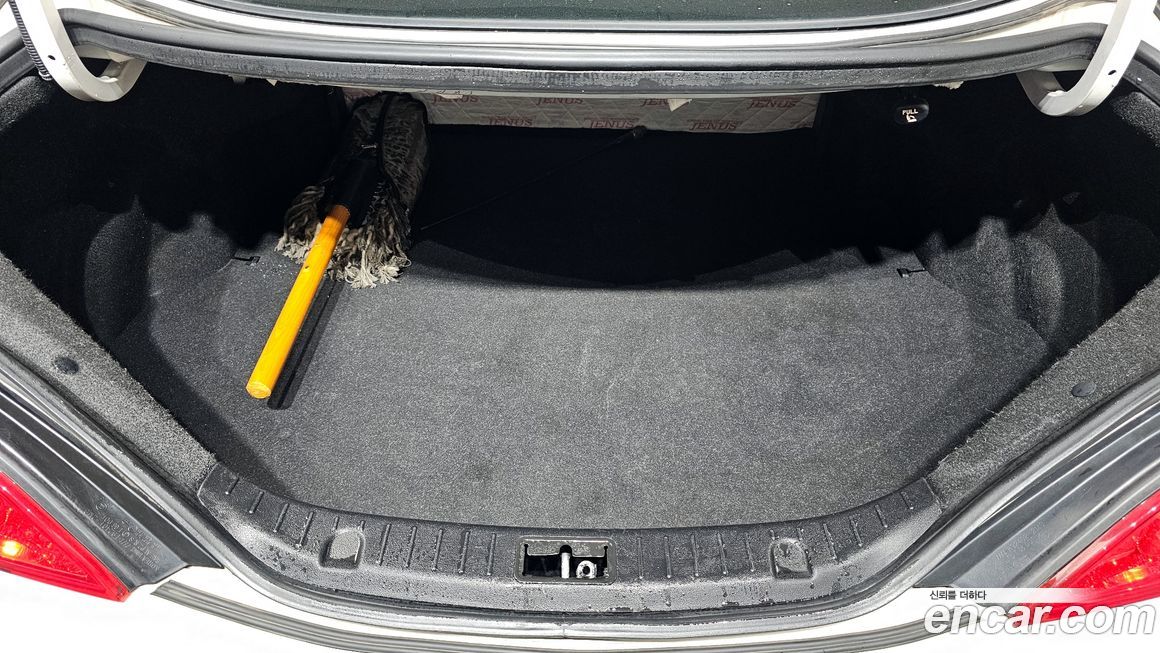 Hyundai Genesis 2011