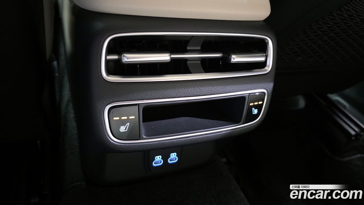 Genesis GV70 2025