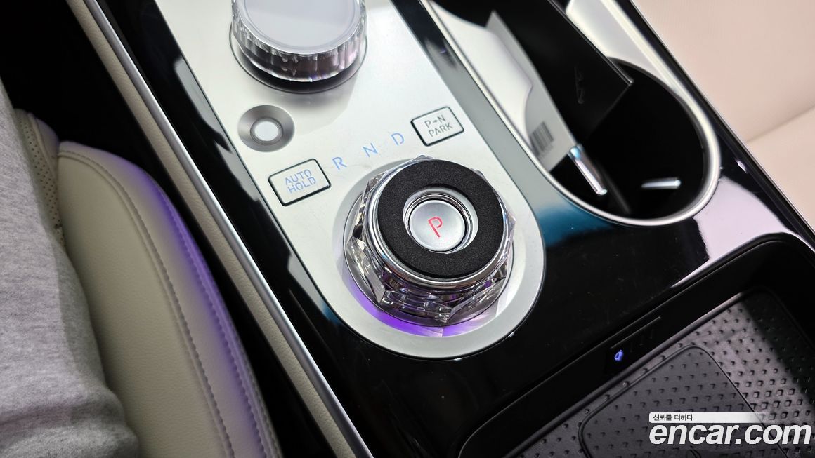 Genesis GV70 2025