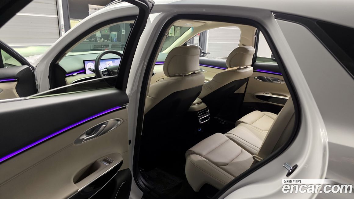 Genesis GV70 2025