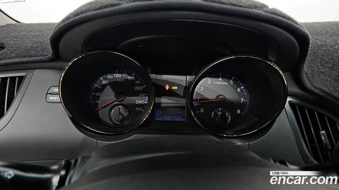 Hyundai Genesis 2011