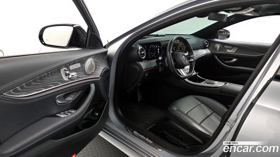 Mercedes-Benz E-Class 2023