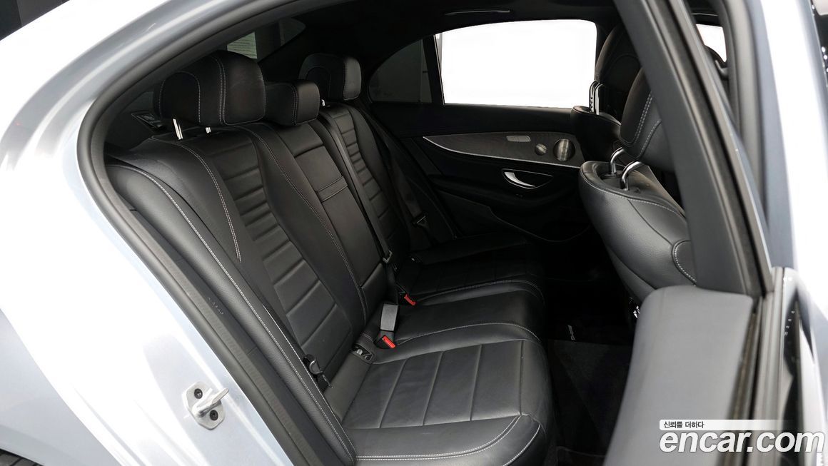 Mercedes-Benz E-Class 2023