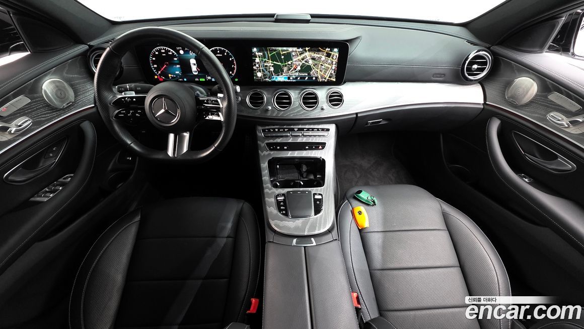 Mercedes-Benz E-Class 2023