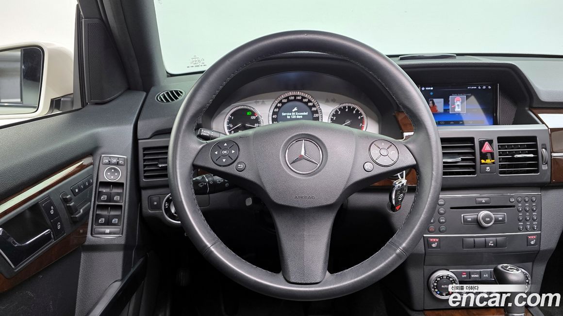 Mercedes-Benz GLK-Class 2011