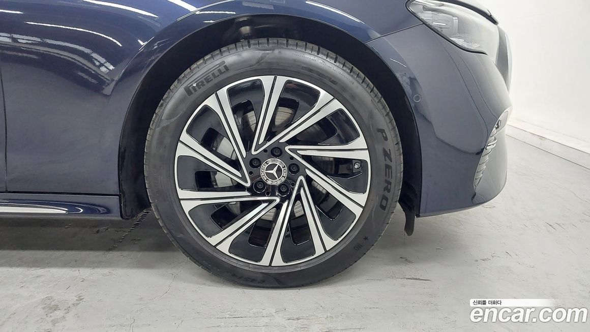 Mercedes-Benz E-Class 2025