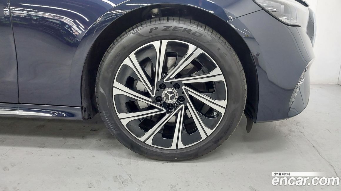 Mercedes-Benz E-Class 2025