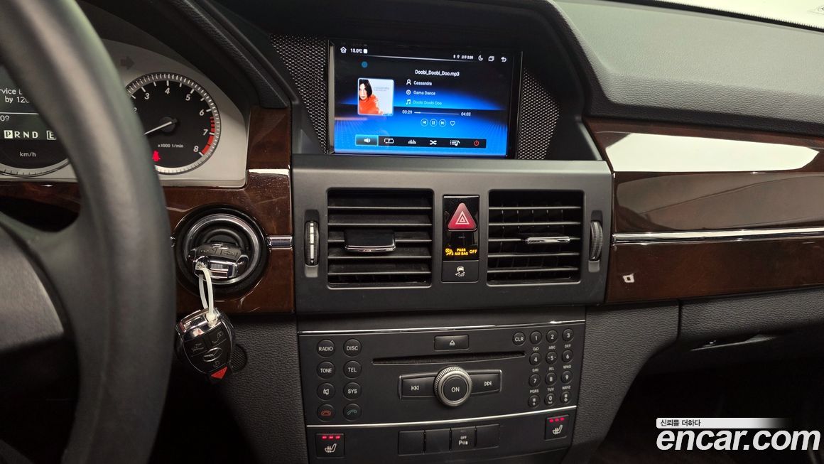 Mercedes-Benz GLK-Class 2011