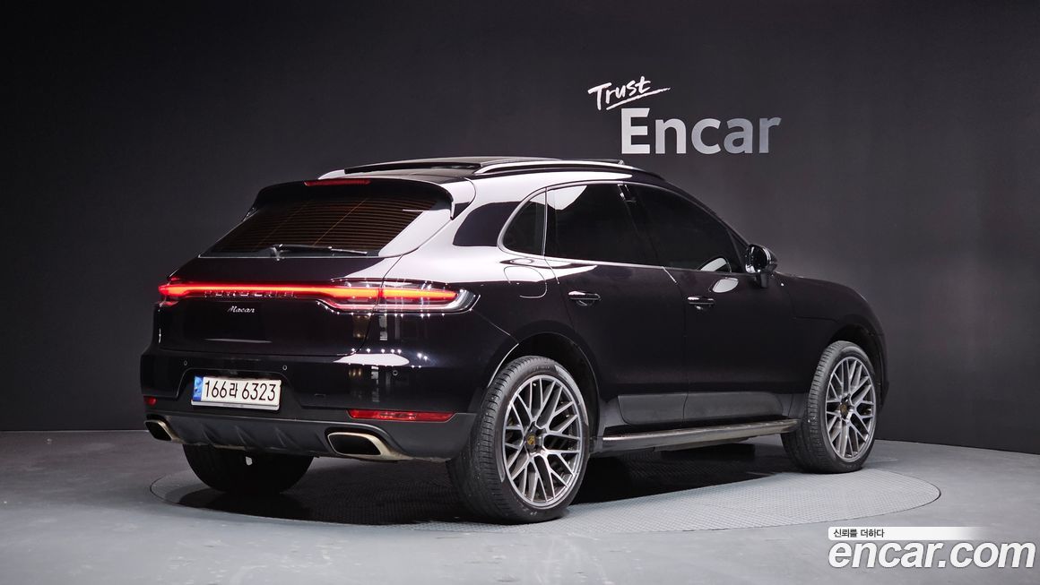 Porsche Macan 2021