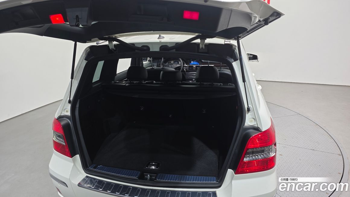 Mercedes-Benz GLK-Class 2011