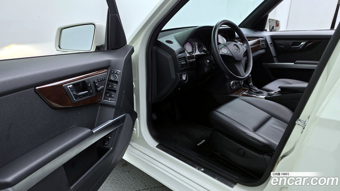 Mercedes-Benz GLK-Class 2011
