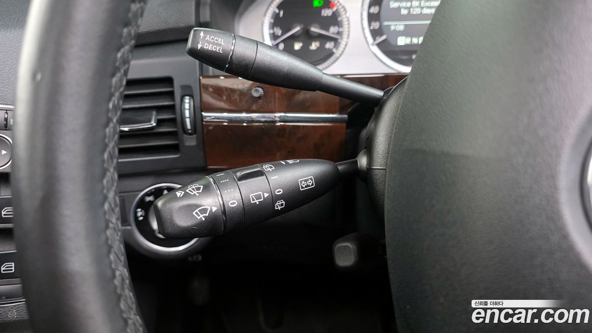 Mercedes-Benz GLK-Class 2011