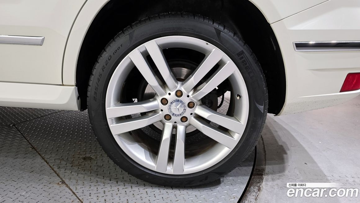 Mercedes-Benz GLK-Class 2011