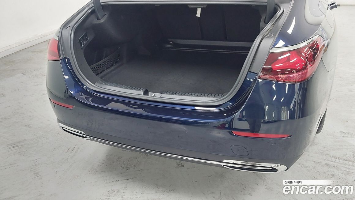 Mercedes-Benz E-Class 2025