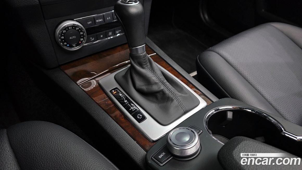 Mercedes-Benz GLK-Class 2011