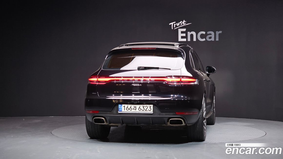 Porsche Macan 2021