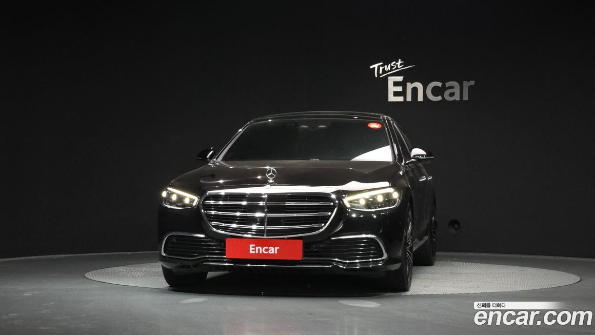 Mercedes-Benz S-Class 2025