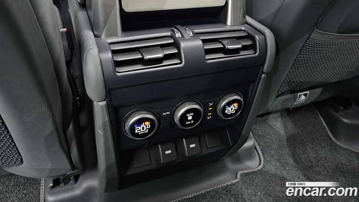 Land Rover Defender 2023