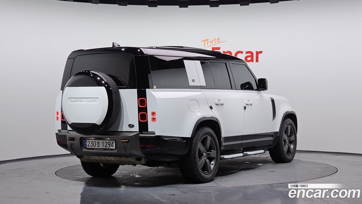 Land Rover Defender 2023