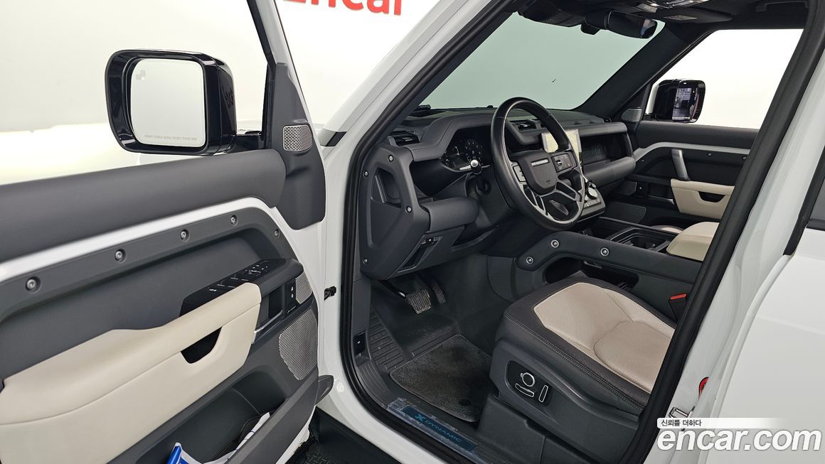 Land Rover Defender 2023
