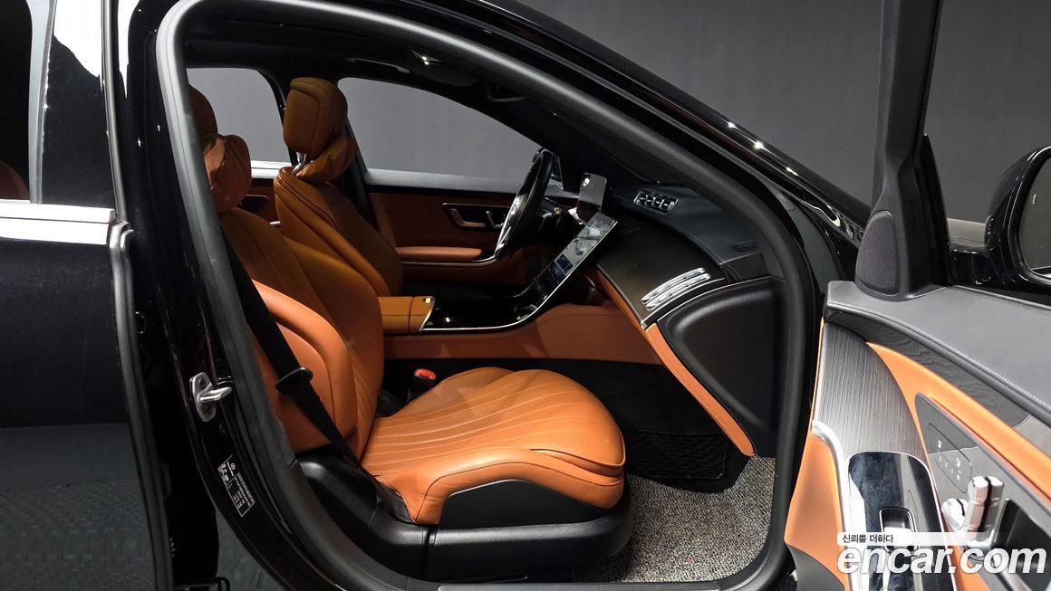 Mercedes-Benz S-Class 2025