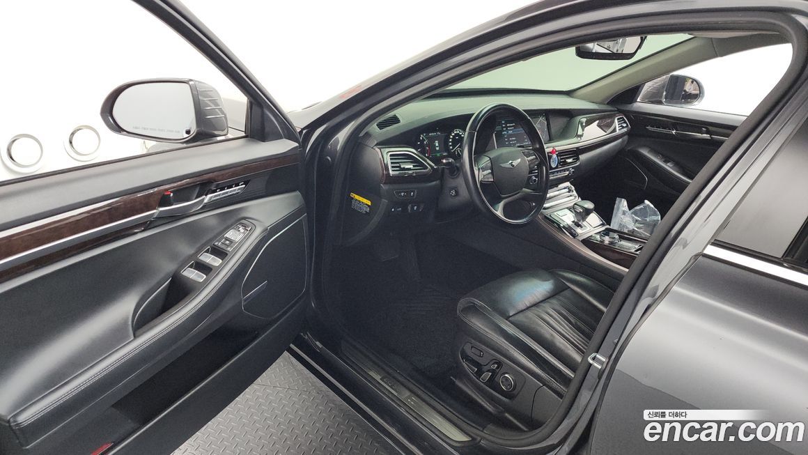 Genesis EQ900 2018