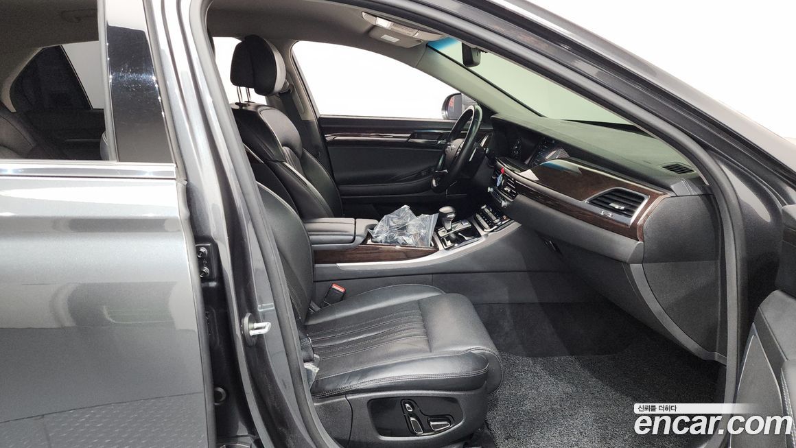 Genesis EQ900 2018