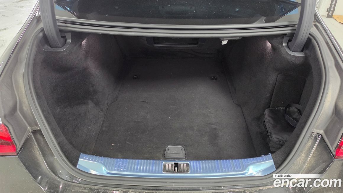 Mercedes-Benz S-Class 2021