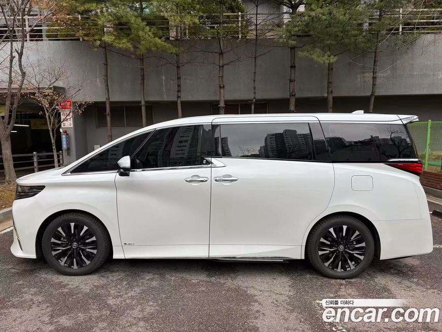 Toyota Alphard 2024