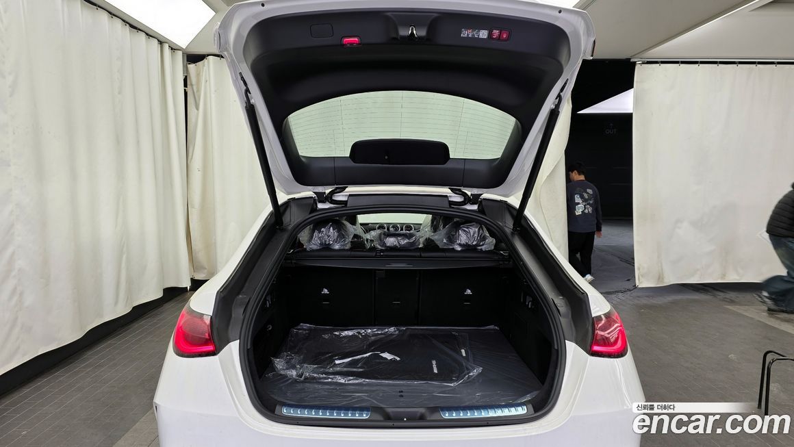 Mercedes-Benz GLC-Class 2026