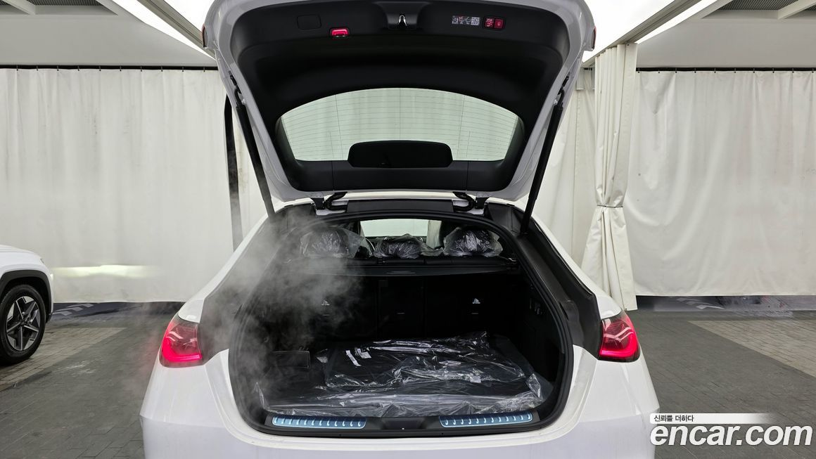 Mercedes-Benz GLC-Class 2026