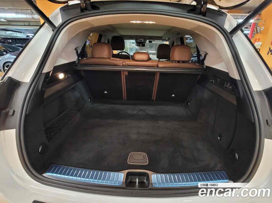 Mercedes-Benz GLE-Class 2025