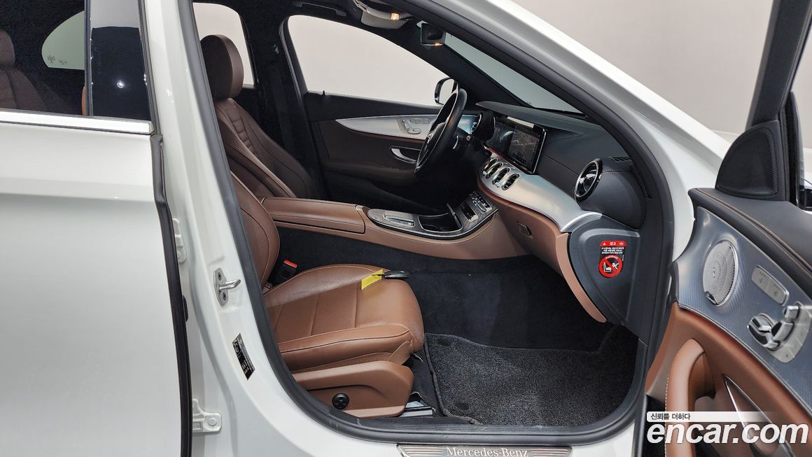 Mercedes-Benz E-Class 2021