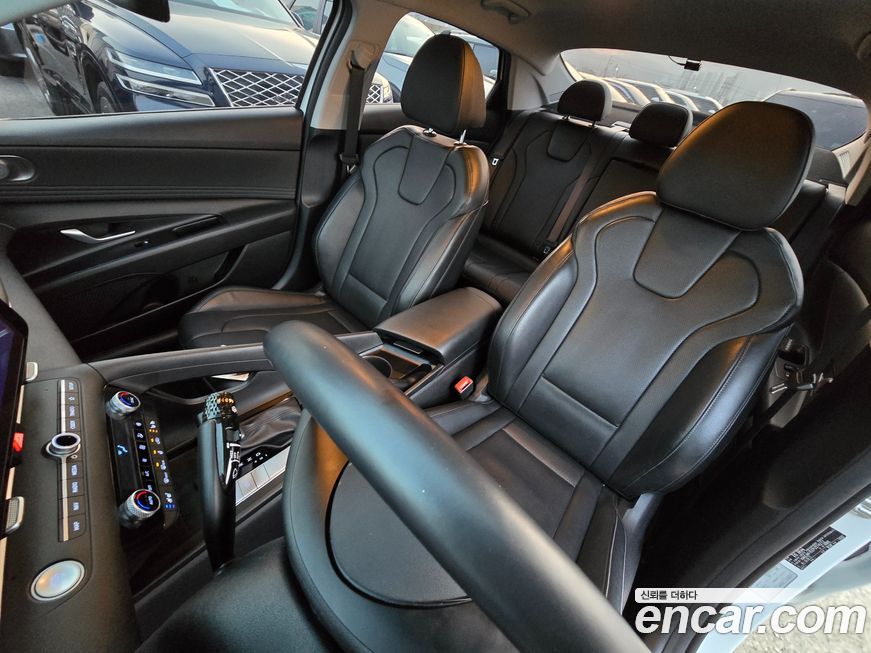 Hyundai AVANTE 2023