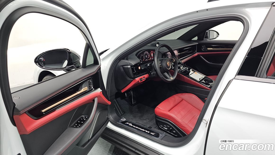 Porsche Panamera 2024