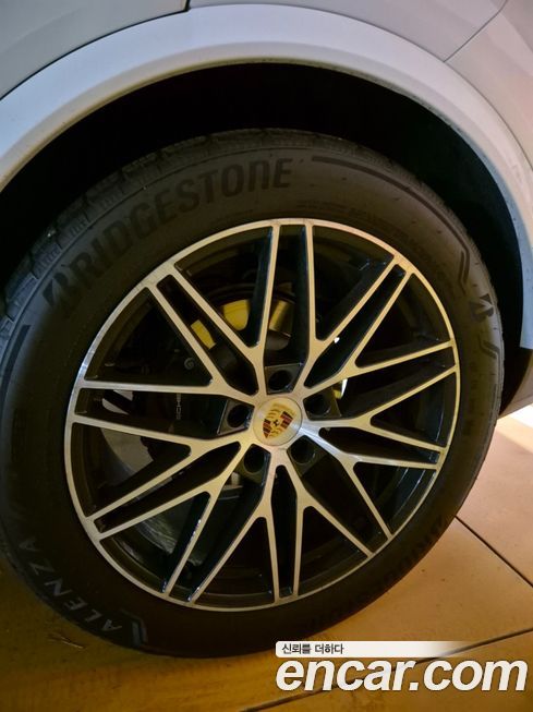 Porsche Cayenne 2024