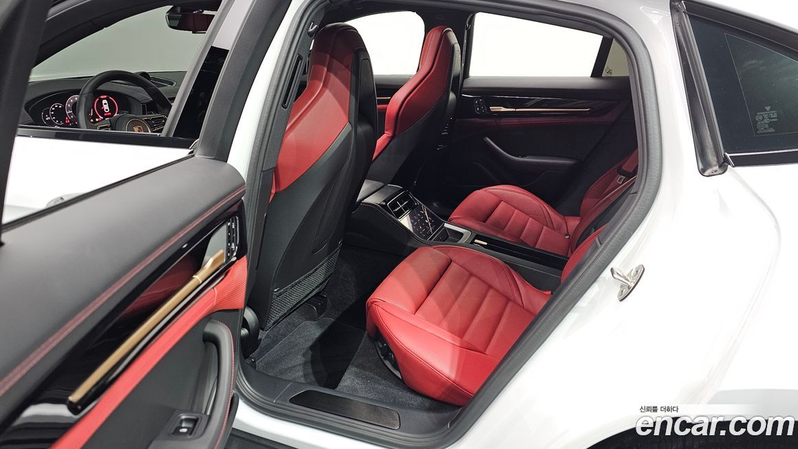 Porsche Panamera 2024