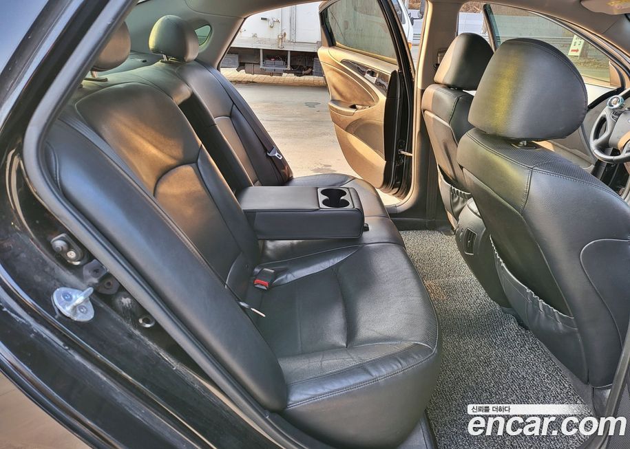 Hyundai Sonata 2010